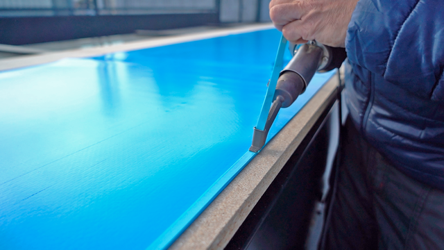 Colores de revestimiento para piscinas: cómo elegir el tono ideal con lámina armada SopremaPOOL